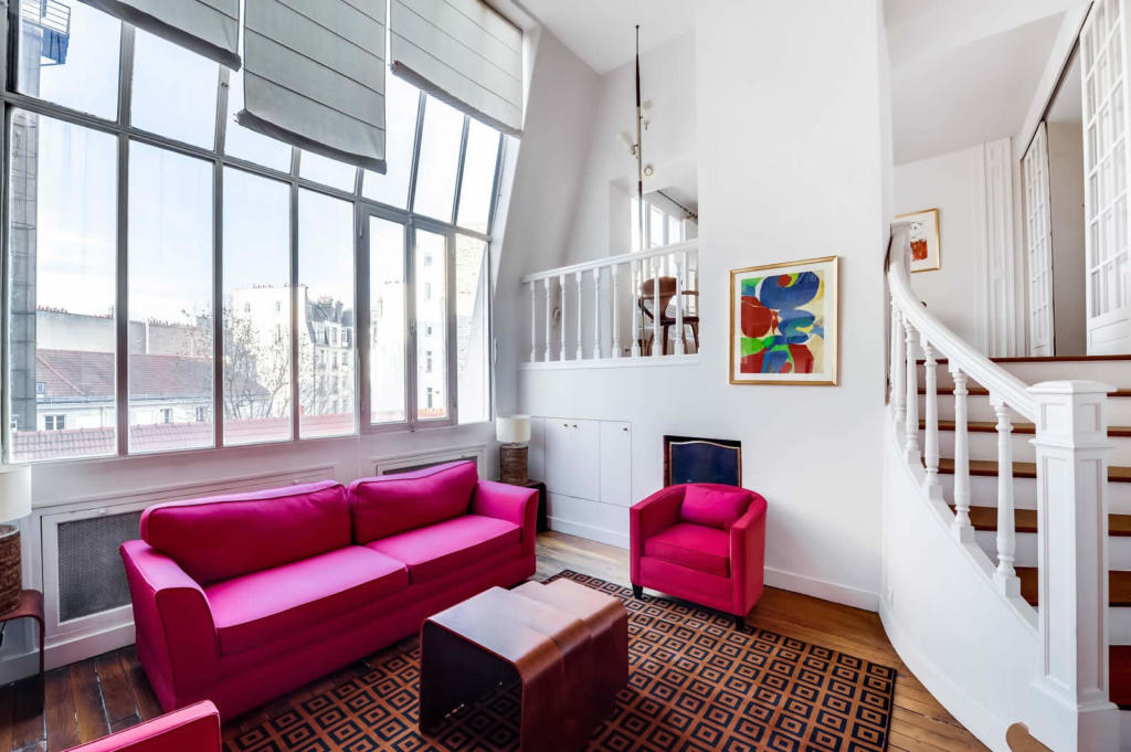 Parisian Apartment with 4 Spacious Rooms for sale in the 16th