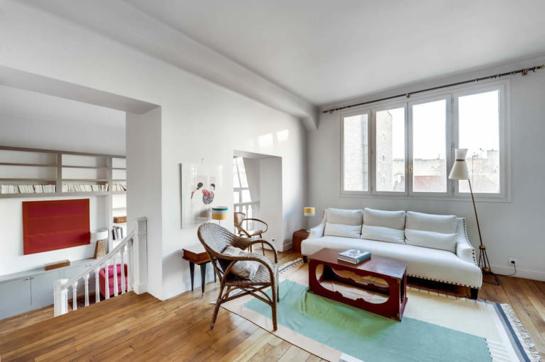 Parisian Apartment with 4 Spacious Rooms for sale in the 16th