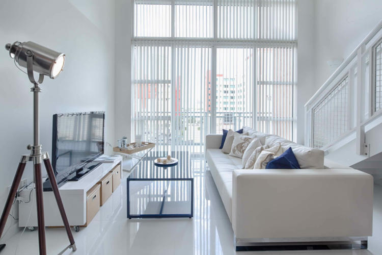 Beautiful Duplex with 3 Pools Facing the Bay, Terrace, and Gym for sale