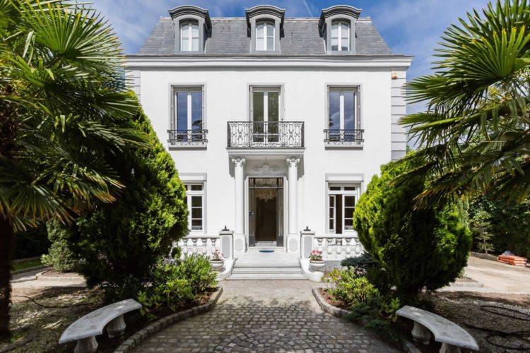 Beautiful 2Bedroom Apartment For Rent in Kensington, London