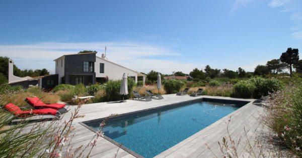 exceptionnelle-maison-a-vendre-portes-en-re-cheminee-piscine-terrasses-garage